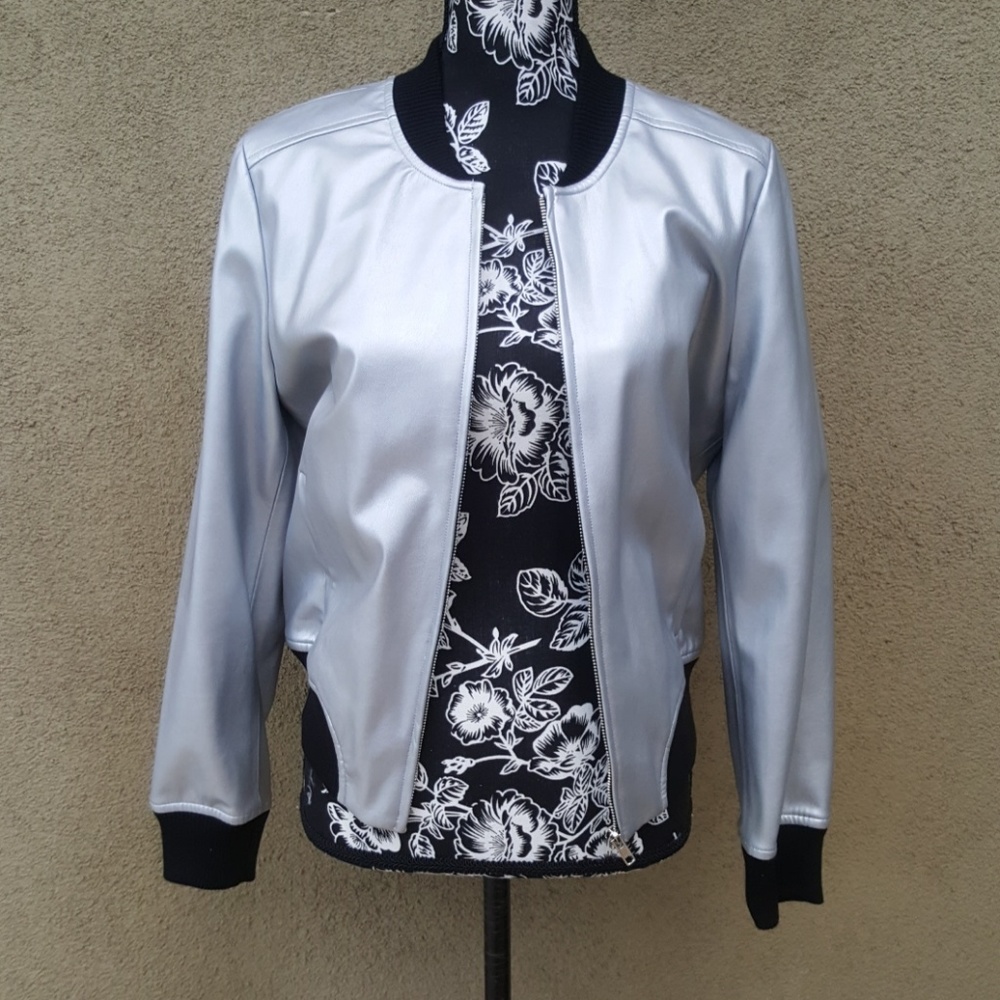 Metallic fitted jacket